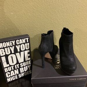 Vince Camuto Baileys